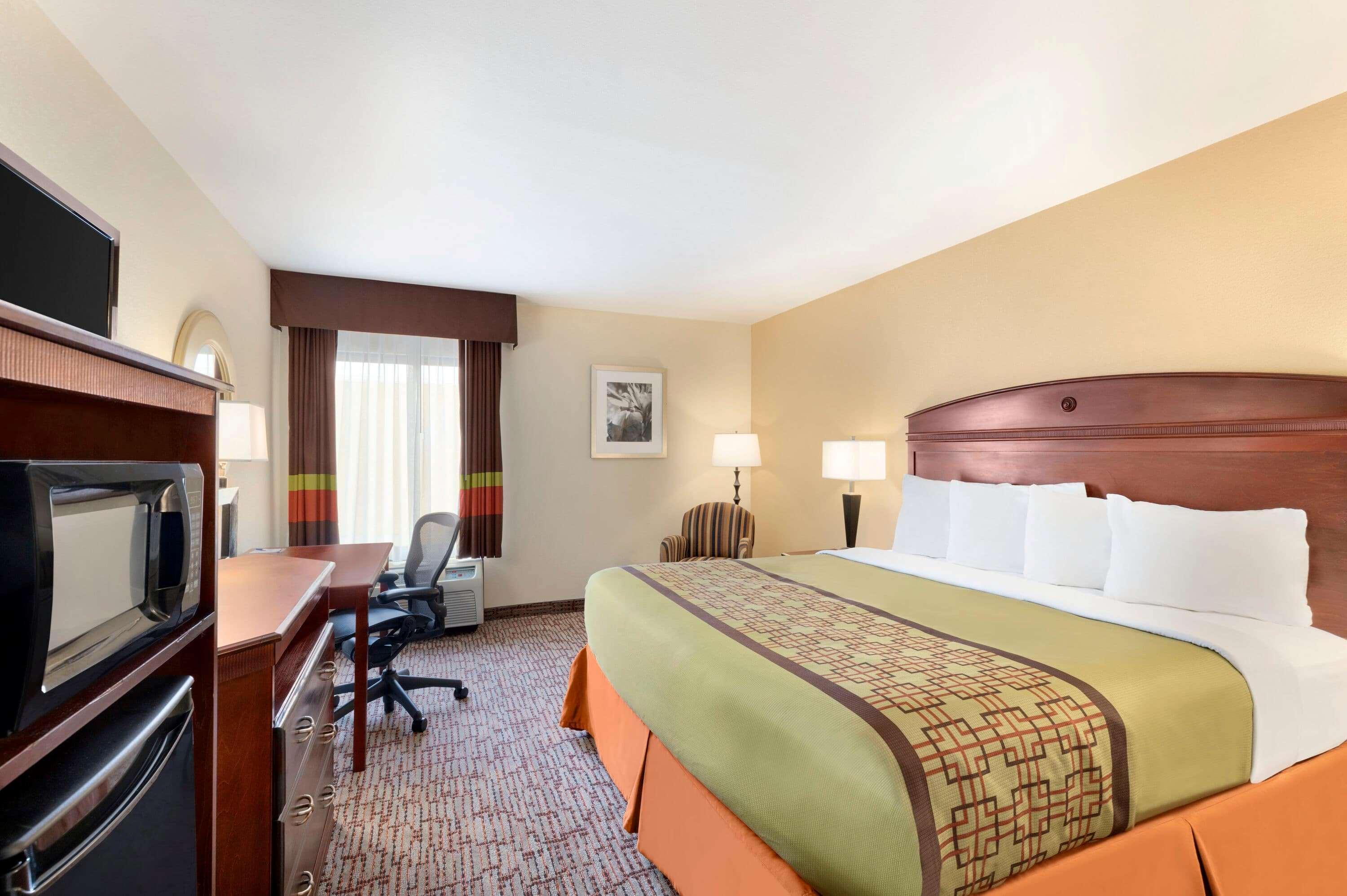 Hotel Baymont By Wyndham Augusta West Exterior foto